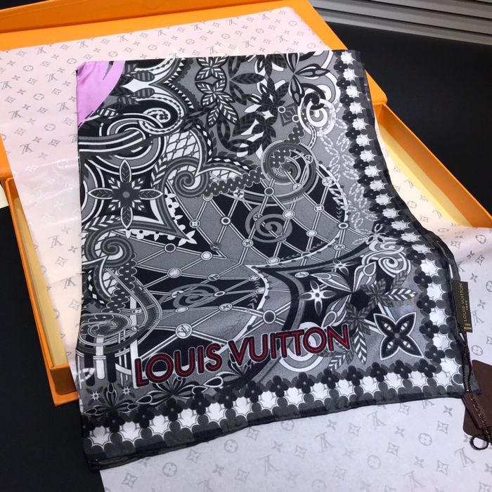 Louis Vuitton Scarf LVS00138